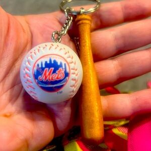 Brand new New York Mets baseball and bat keychains will make a good offer for50+